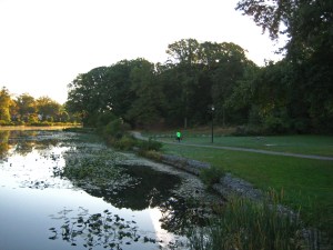 Dave S. getting a feel for the course.