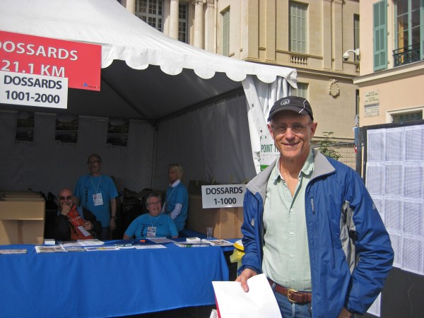 Picking up my number.  Dossard is French for bib.